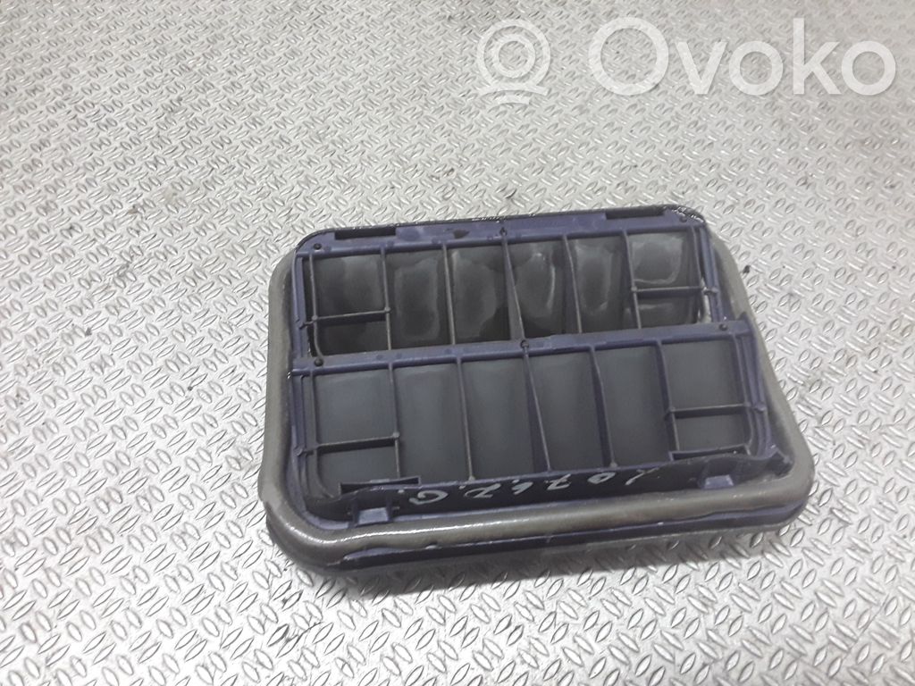 Citroen C5 Kratka wentylacyjna pod zderzakiem tylnym 