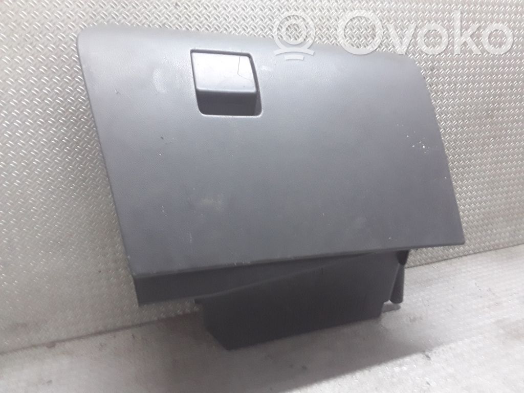 Opel Astra H Daiktadėžės (bordačioko) komplektas 
