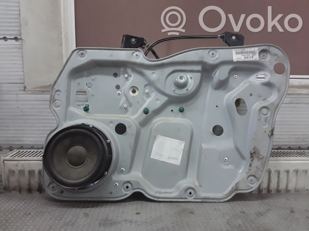 Volkswagen Touran I Meccanismo di sollevamento del finestrino anteriore senza motorino