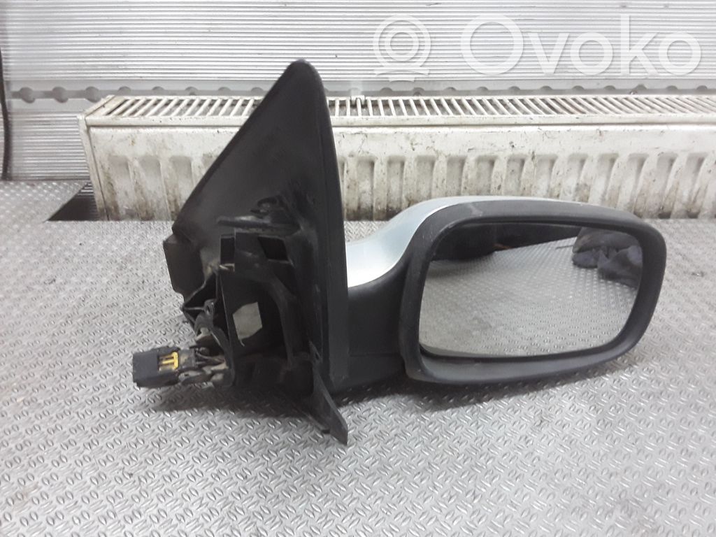 Renault Megane II Front door electric wing mirror 