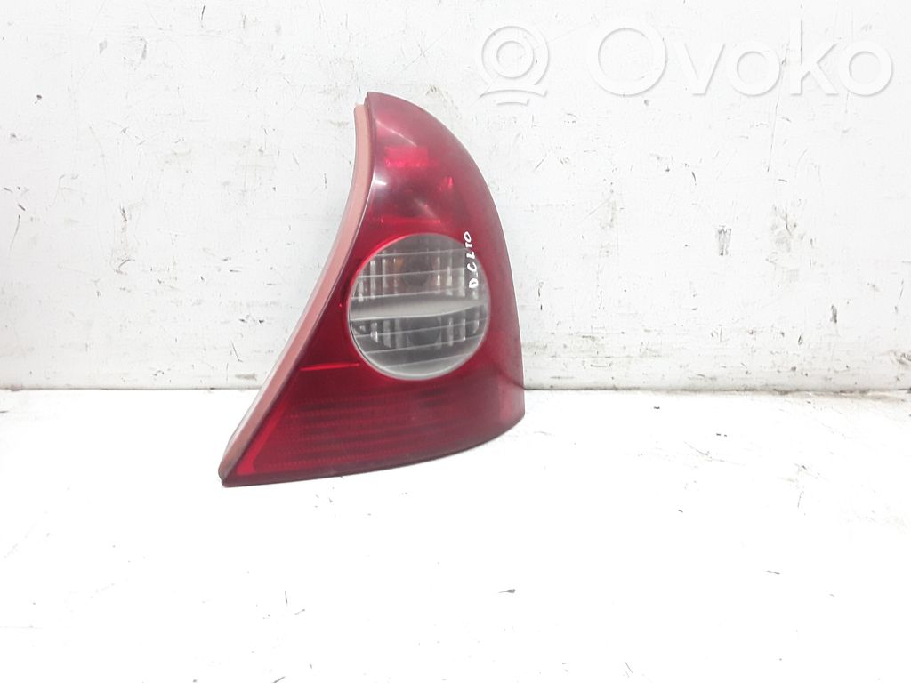 Renault Clio II Aizmugurējais lukturis virsbūvē 