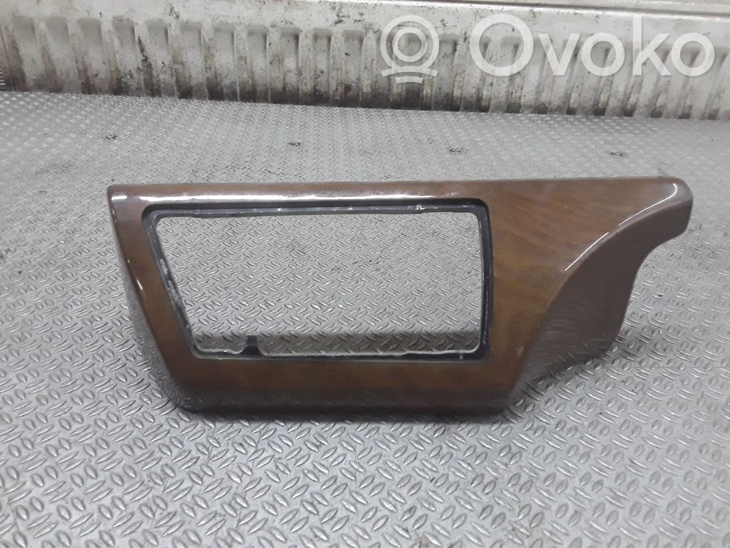 BMW 7 E65 E66 Kita panelės detalė