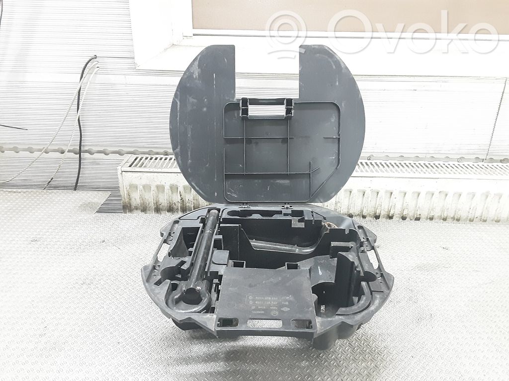 Renault Clio III Boîte à outils 