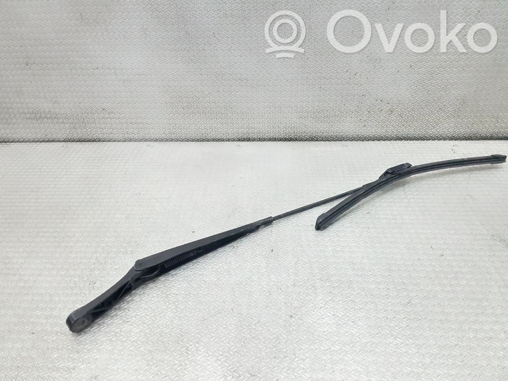 Brazo del limpiaparabrisas delantero   3C1955410B