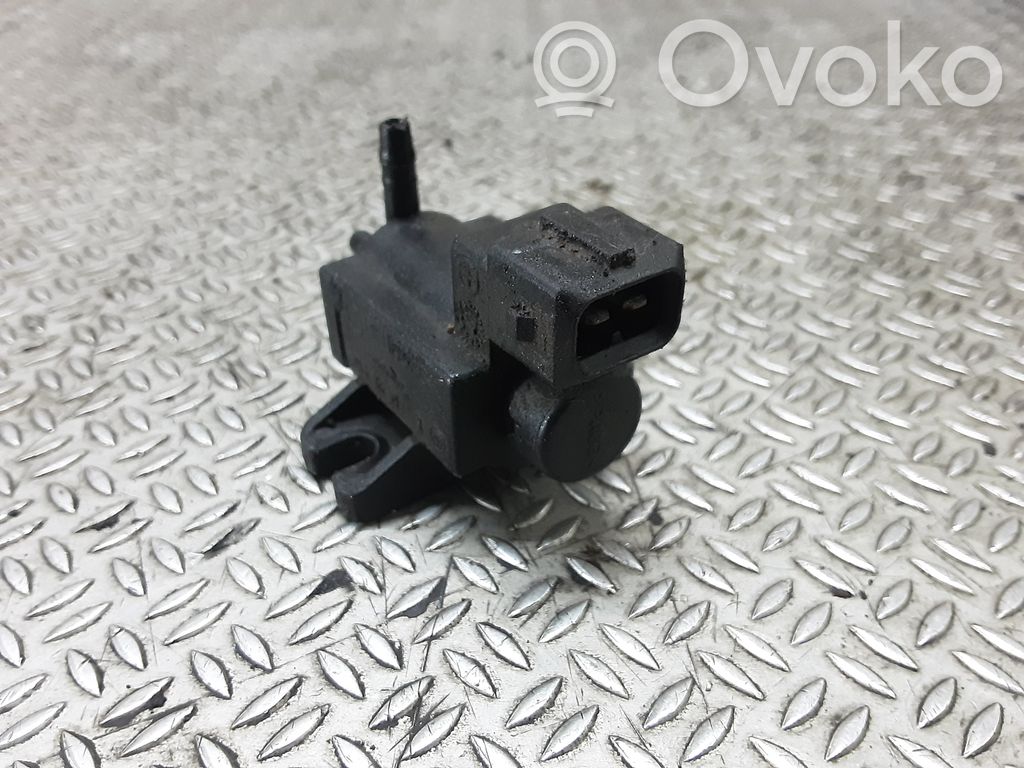 Válvula de vacío   72244600