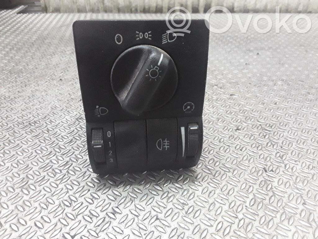Opel Astra G Light switch 