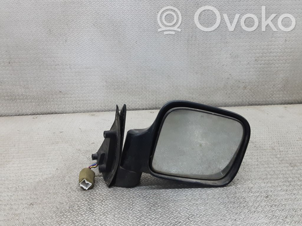 Isuzu Trooper Front door electric wing mirror 