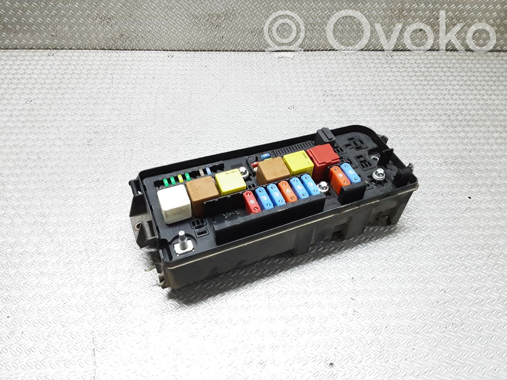 Opel Signum Fuse module 