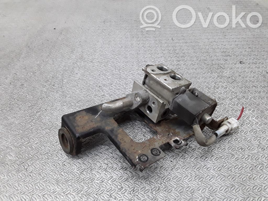 Toyota Avensis T250 Ilmastointilaitteen laajennusventtiili (A/C) 