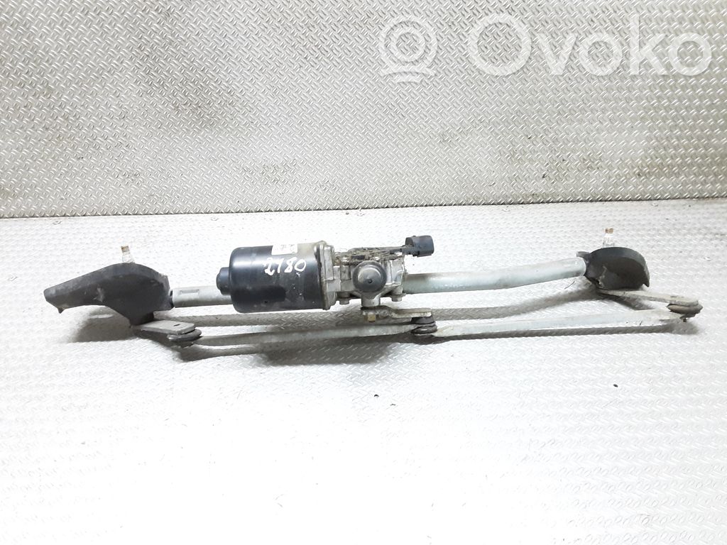 Front wiper linkage and motor   8511002100A