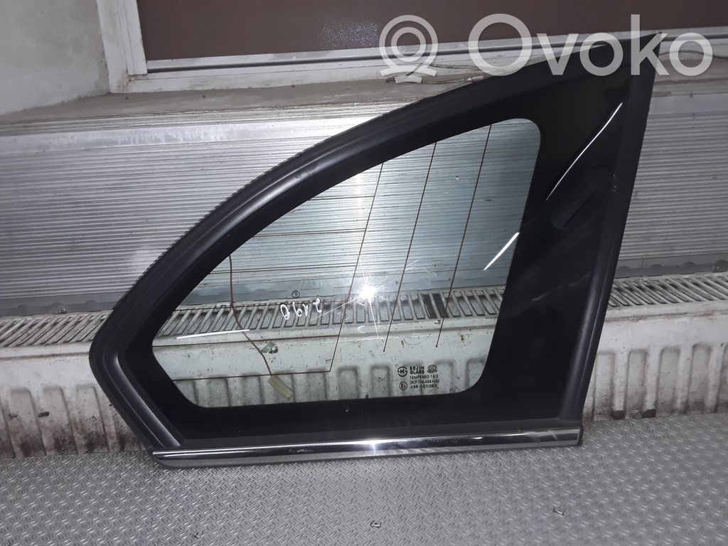 Chevrolet Captiva Rear side window 