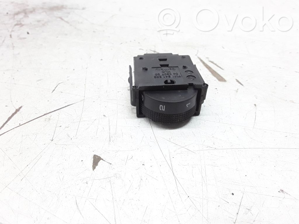 Headlight level height control switch   7M1941333