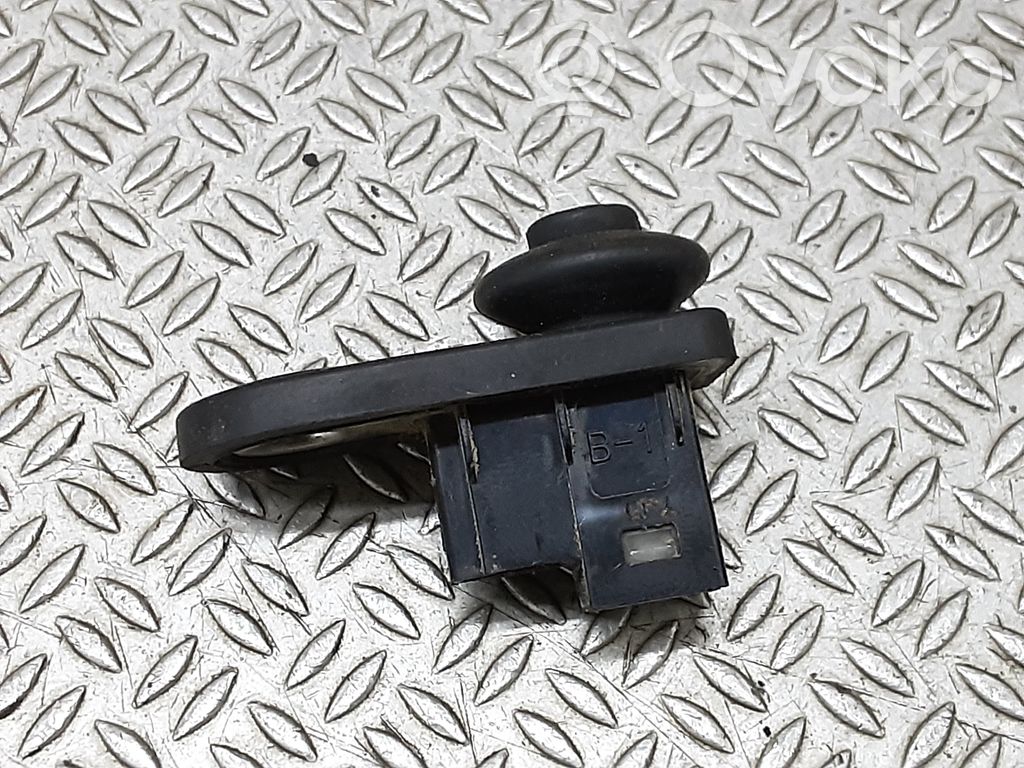 Hyundai Terracan Front door sensor coupe 