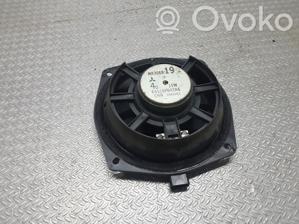 Altavoz de la puerta delantera   MR306819