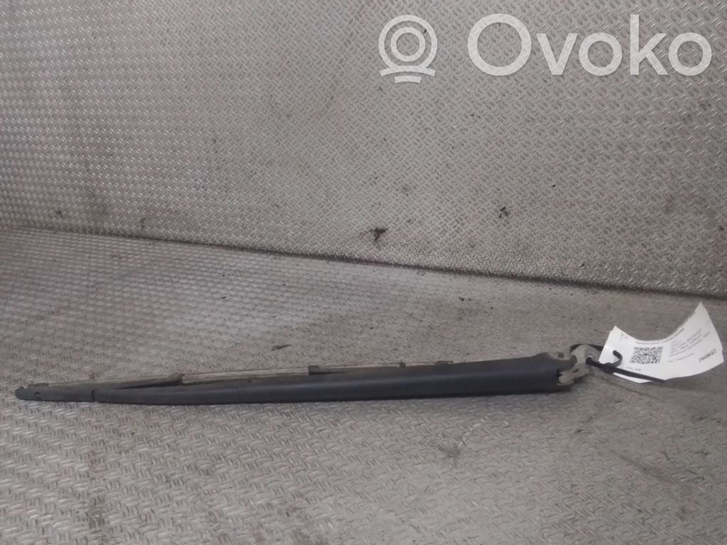Rear wiper blade