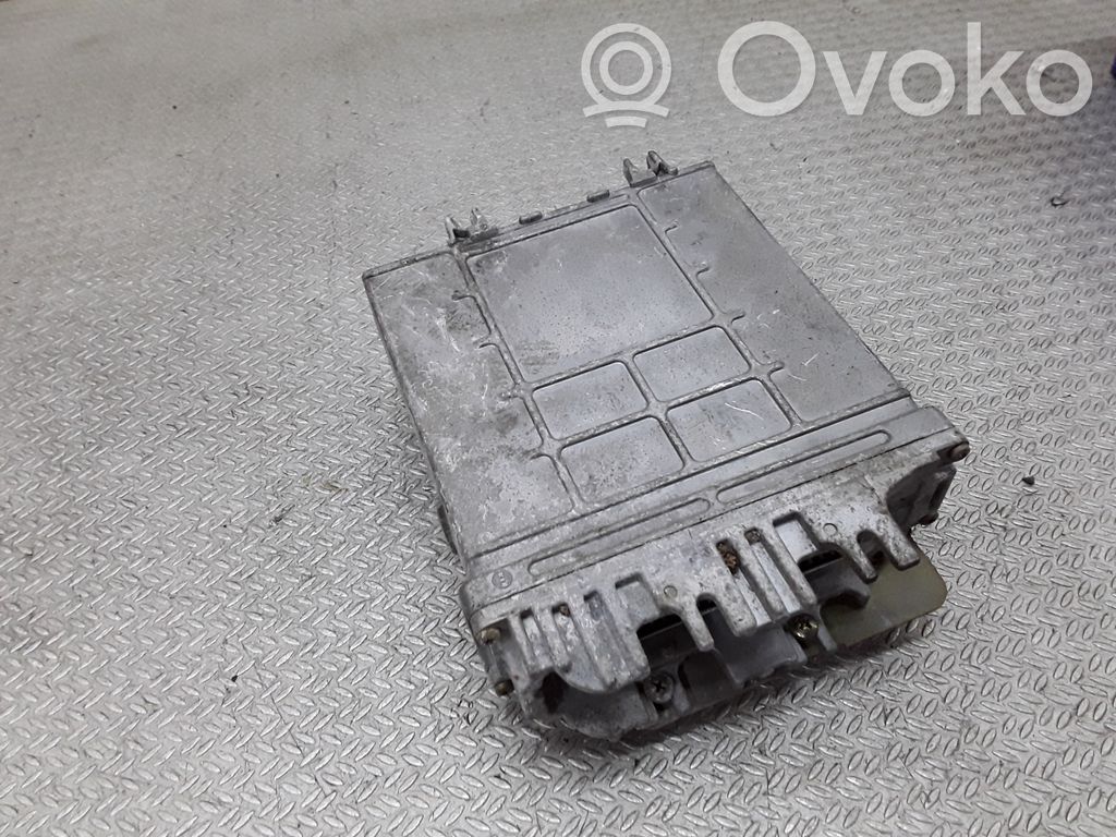 Volkswagen Golf III Engine control unit/module 