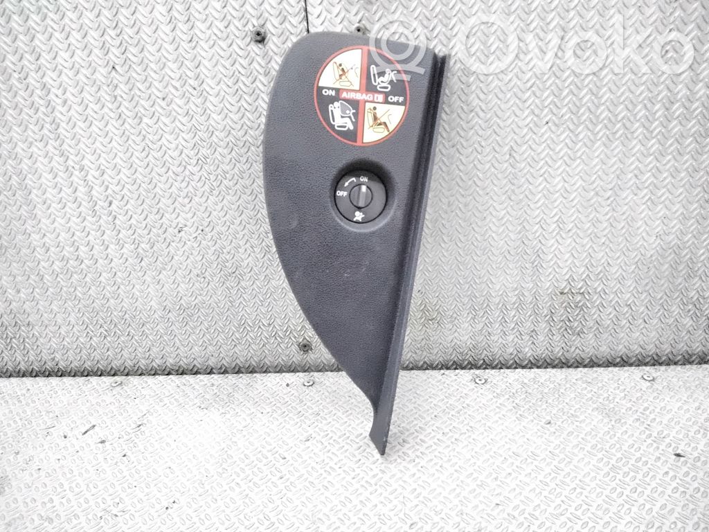 Renault Clio III Matkustajan turvatyynyn on-off-kytkin 
