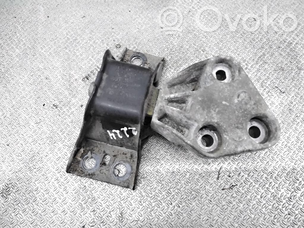 Engine mount bracket   8200140431