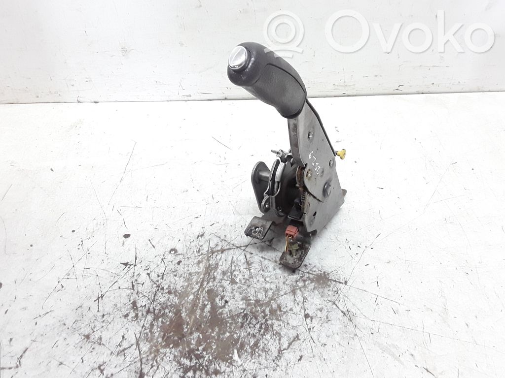 Peugeot 407 Frein à main / assemblage du levier 