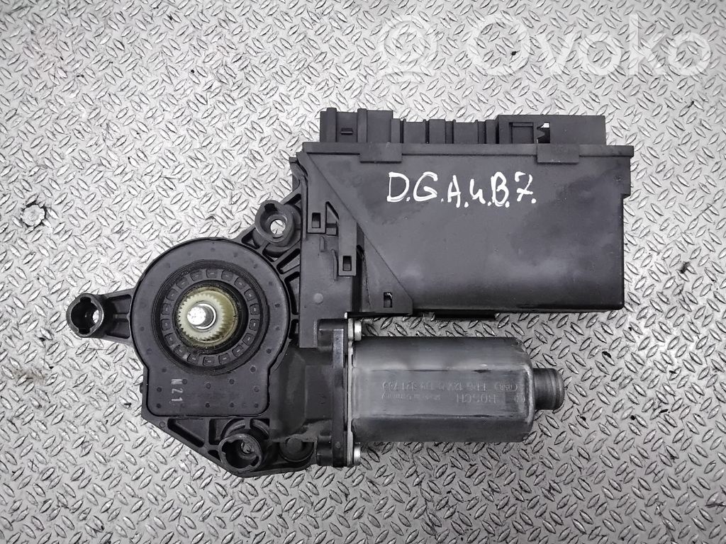 Motor macara geam ușă spate   8E0959802A