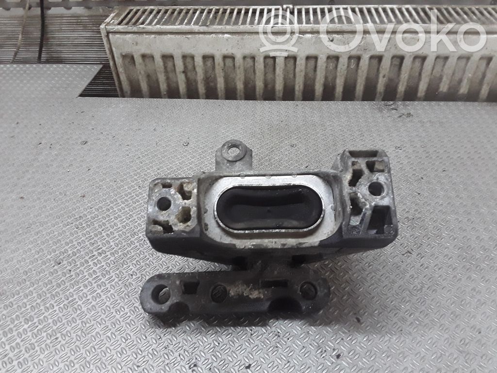 Opel Vectra C Engine mount bracket 