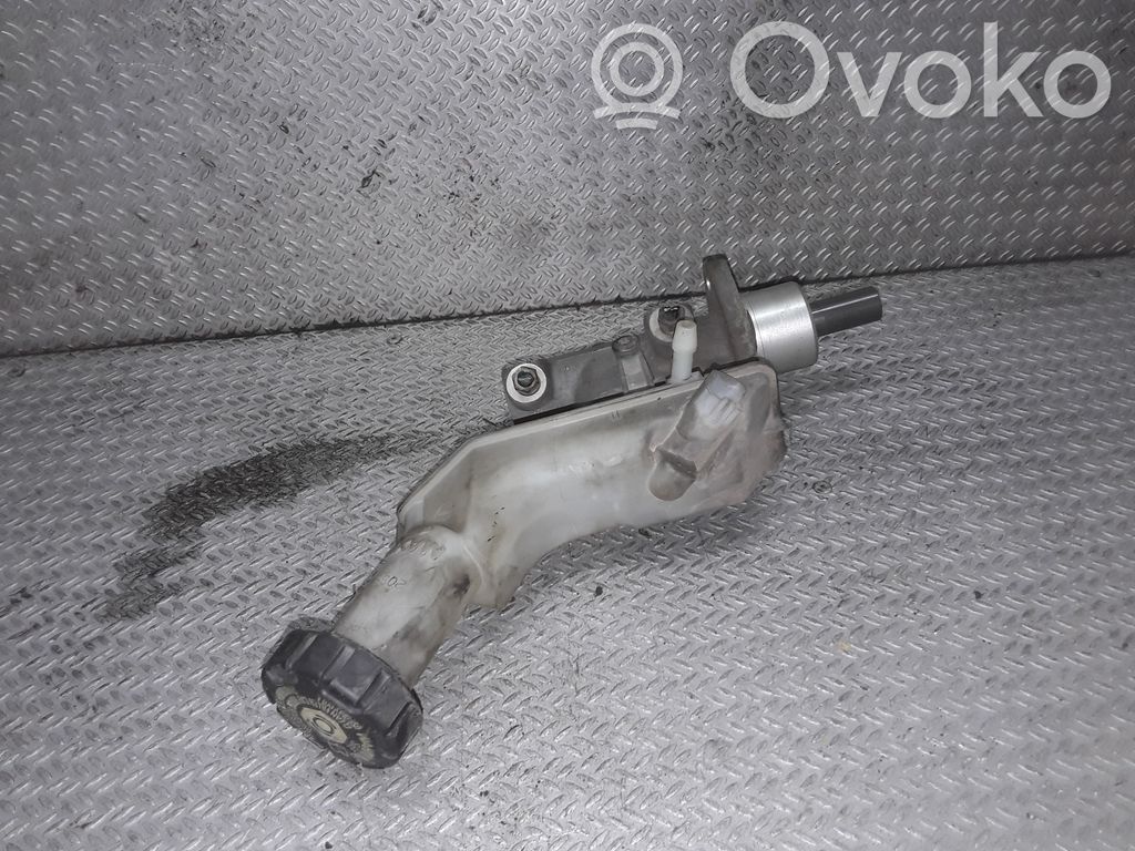 Master brake cylinder
