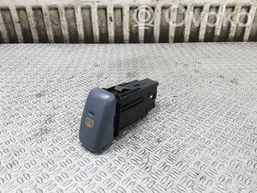 Windscreen/window heater switch   M17071