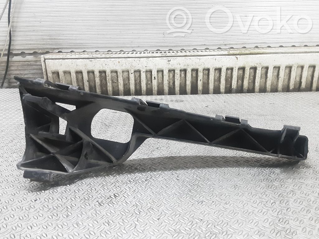 Ford Focus Front bumper mounting bracket 