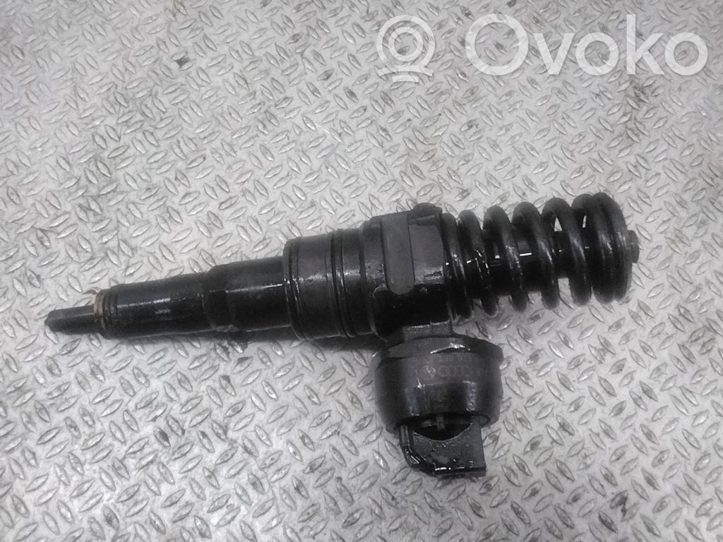 Inyector de combustible   038130073AG