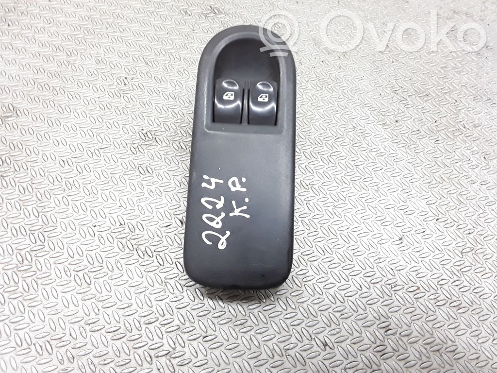 Renault Clio III Electric window control switch 