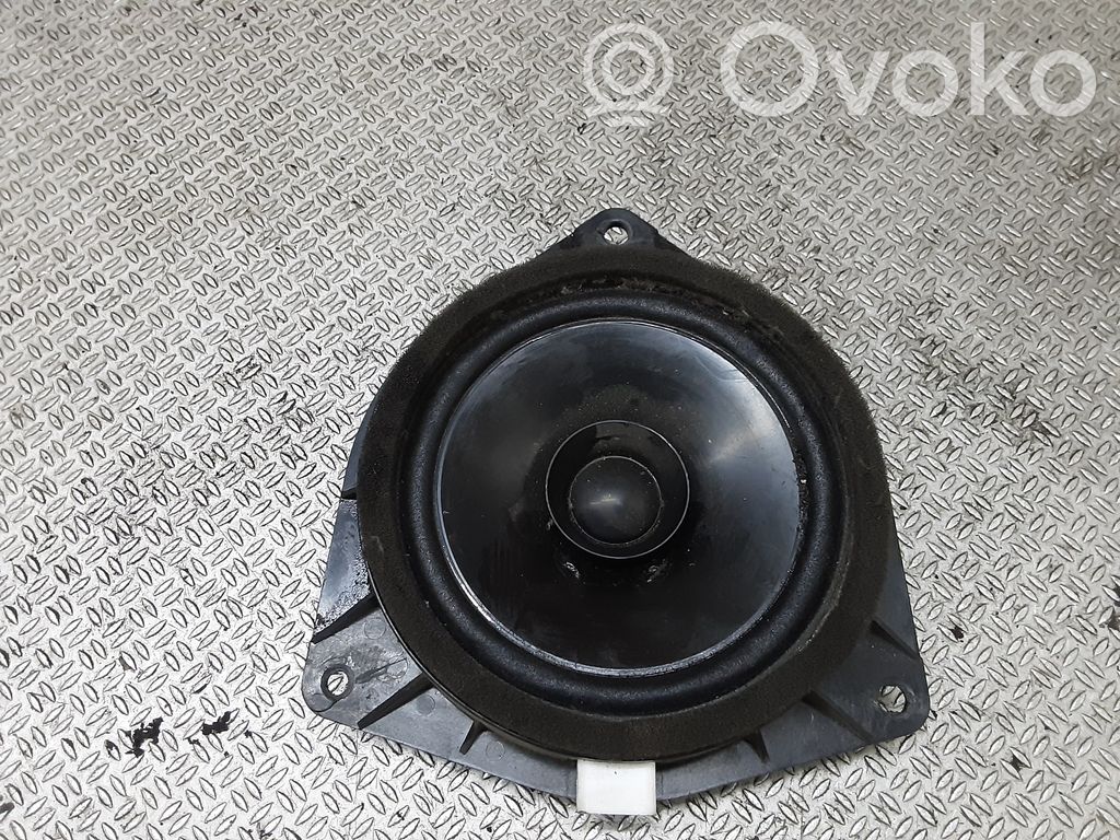 Toyota Avensis Verso Difuzor ușă spate 