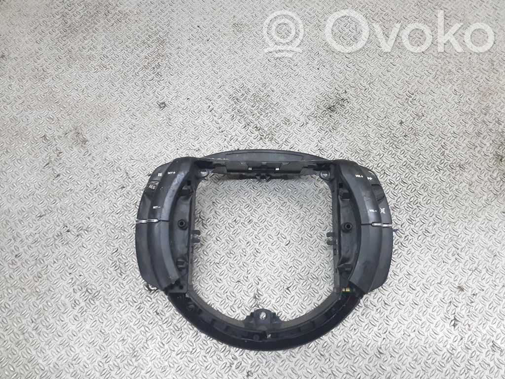 Citroen C4 I Steering wheel buttons/switches 