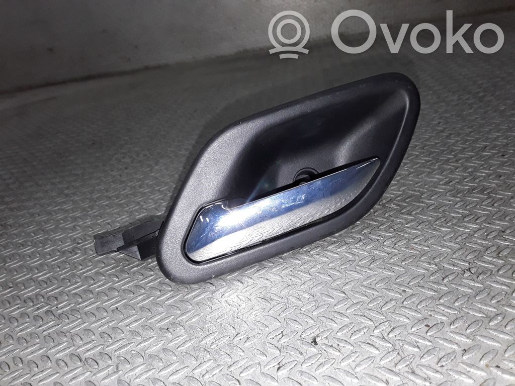 Rear door interior handle   8226049
