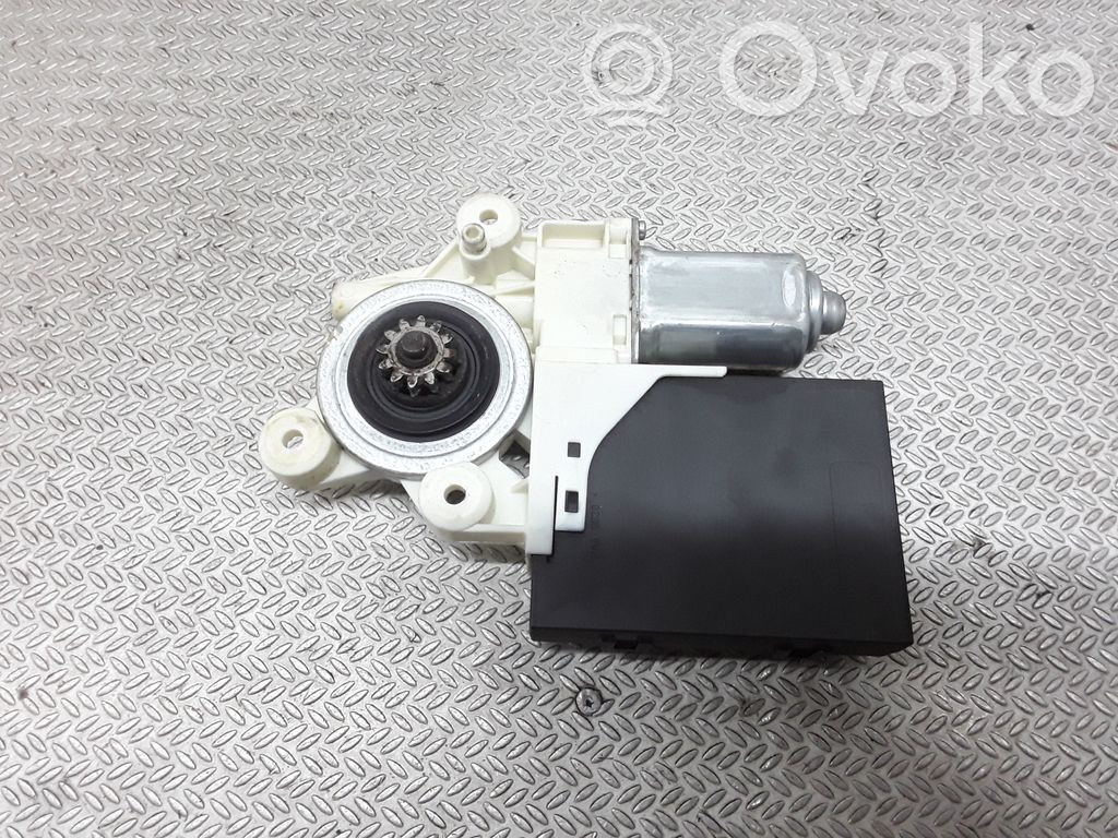 Volvo V50 Motor del regulador de la ventanilla de la puerta delantera 