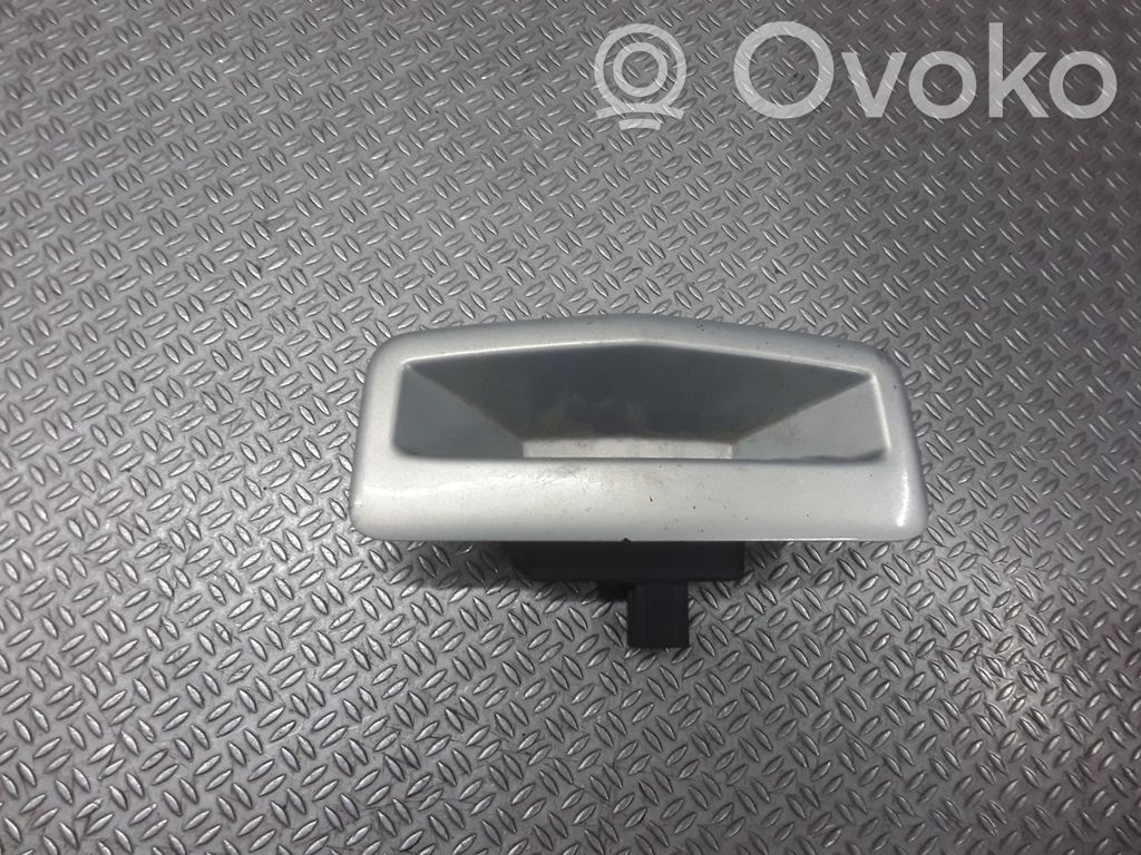 Tailgate opening switch