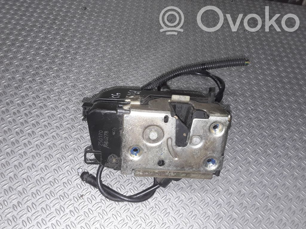 Cerradura de puerta trasera