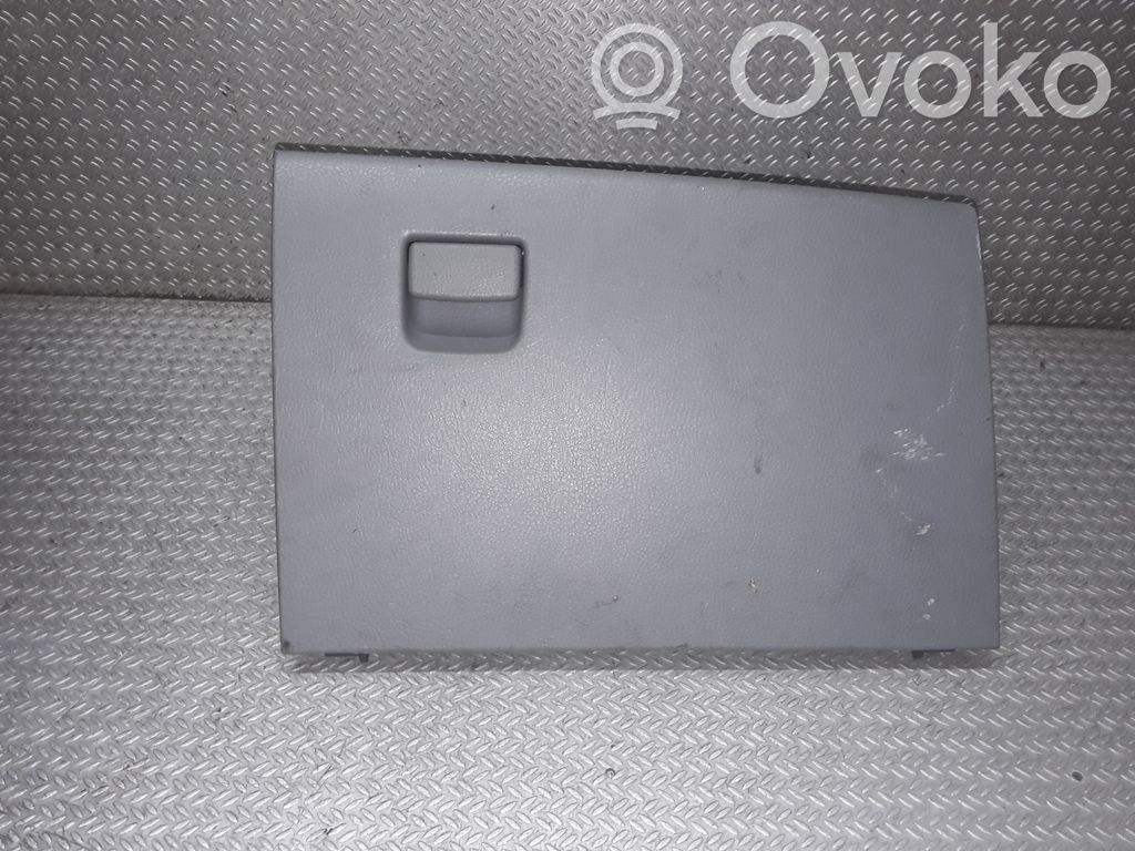Glove box   3M71A06010