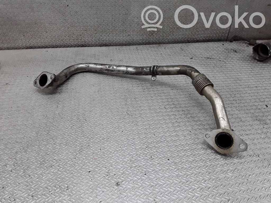 Volkswagen Touran I Tuyau de raccordement solide EGR 