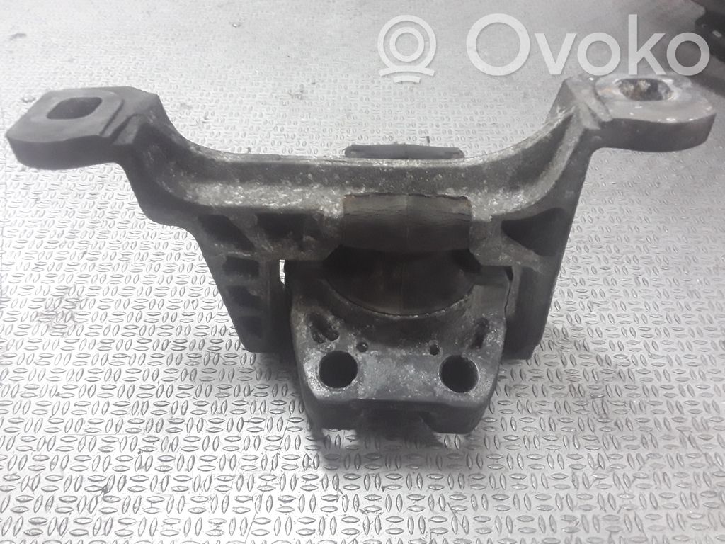 Ford Focus C-MAX Engine mount bracket 