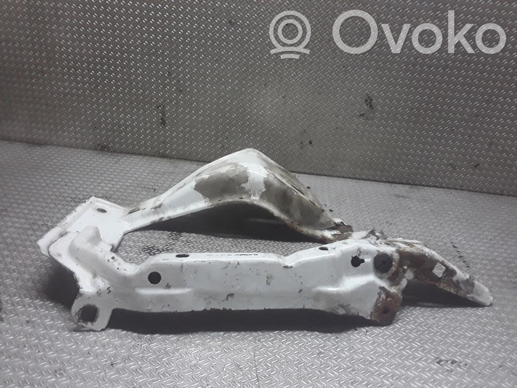 Traverse, support de radiateur latéral