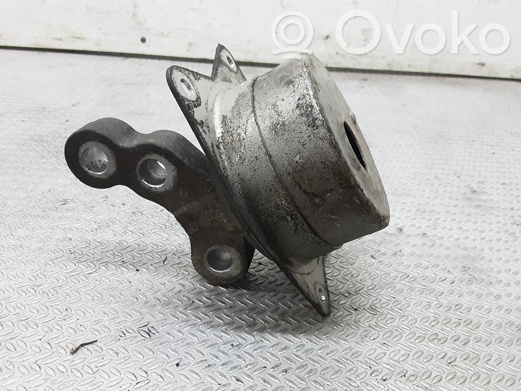 Opel Vectra C Engine mount bracket 