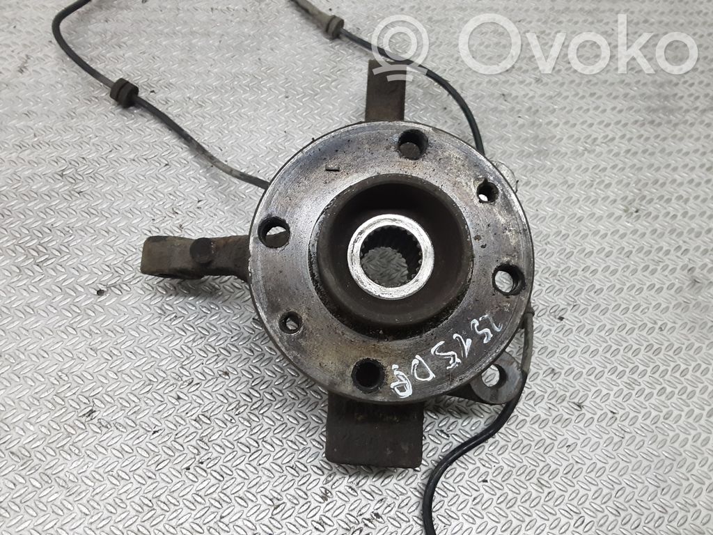 Front wheel hub spindle knuckle