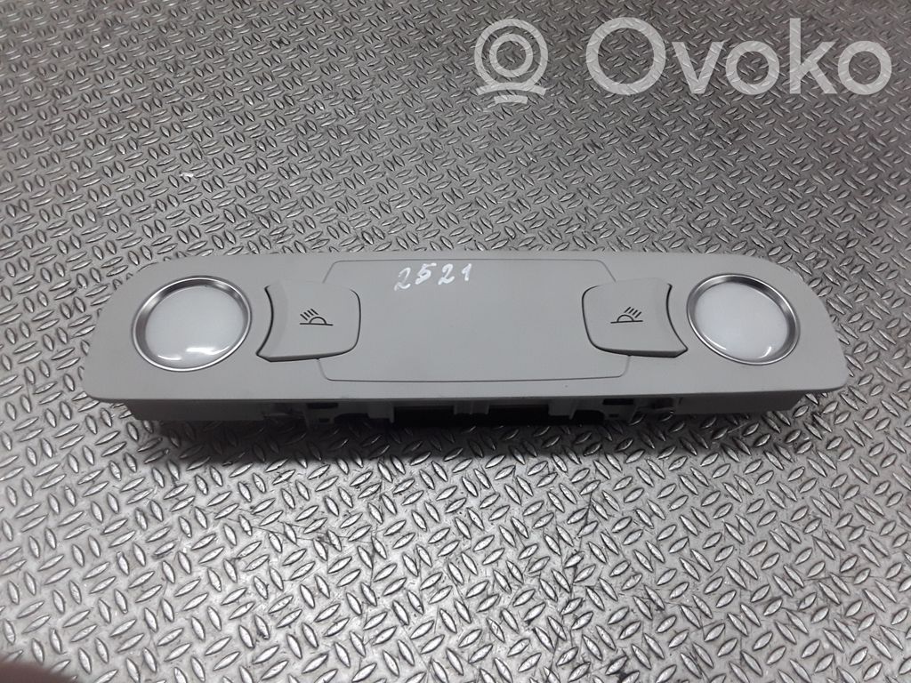 Lampka podsufitki tylna   4L0947111B