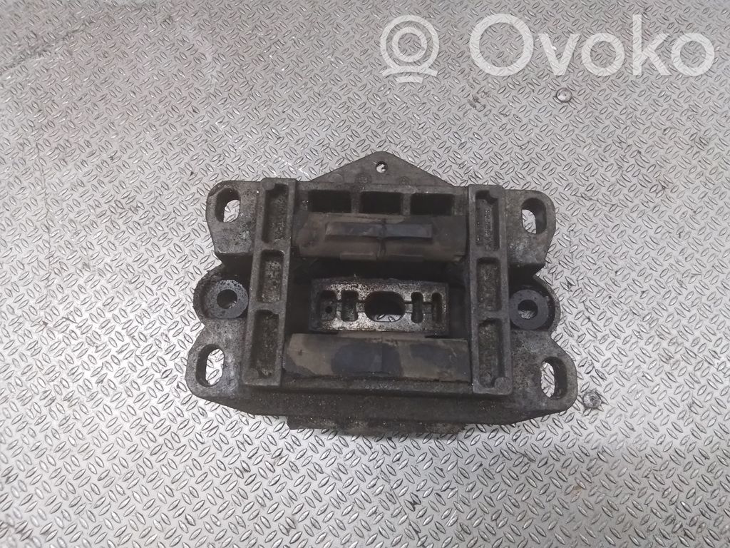 Ford Mondeo Mk III Engine mount bracket 