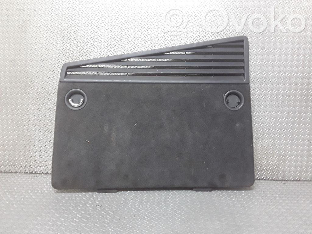 Volkswagen Phaeton Trunk/boot lower side trim panel 