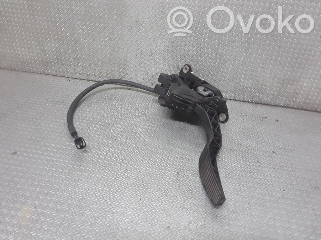 Accelerator throttle pedal   04726005AB