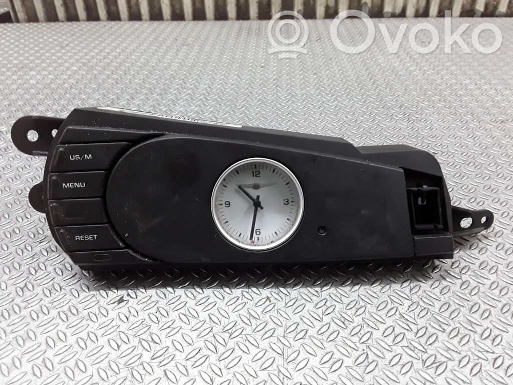 Chrysler Pacifica Clock 
