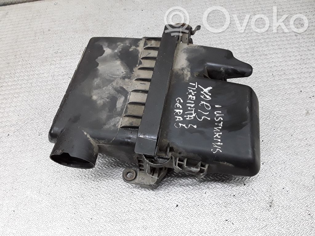Toyota Yaris Obudowa filtra powietrza 