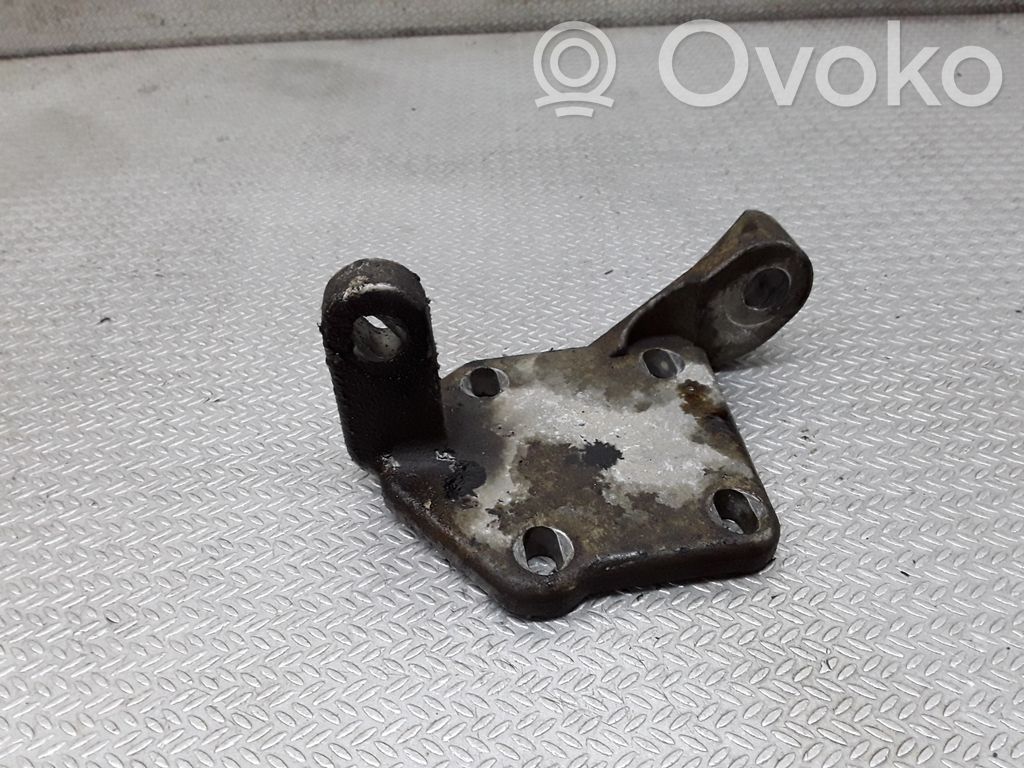 Volvo XC90 Gearbox mounting bracket 