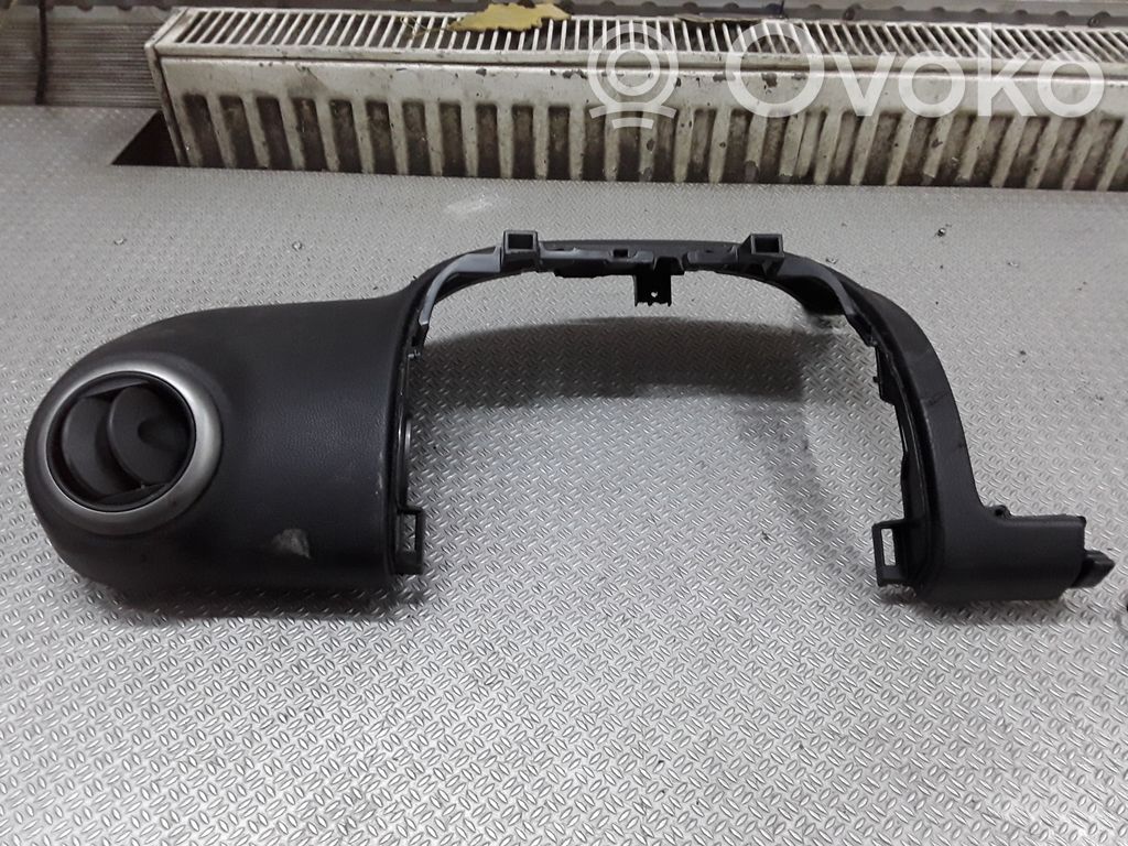 Nissan Note (E11) Moldura del extremo lateral de panel 